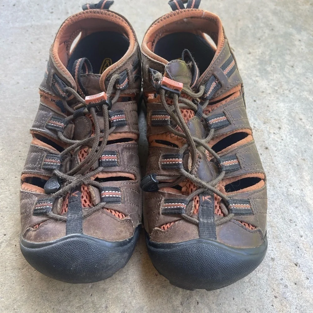 Keen women’s Newport Closed Toe Sandal Shoe Waterproof Hiking Brown Orange